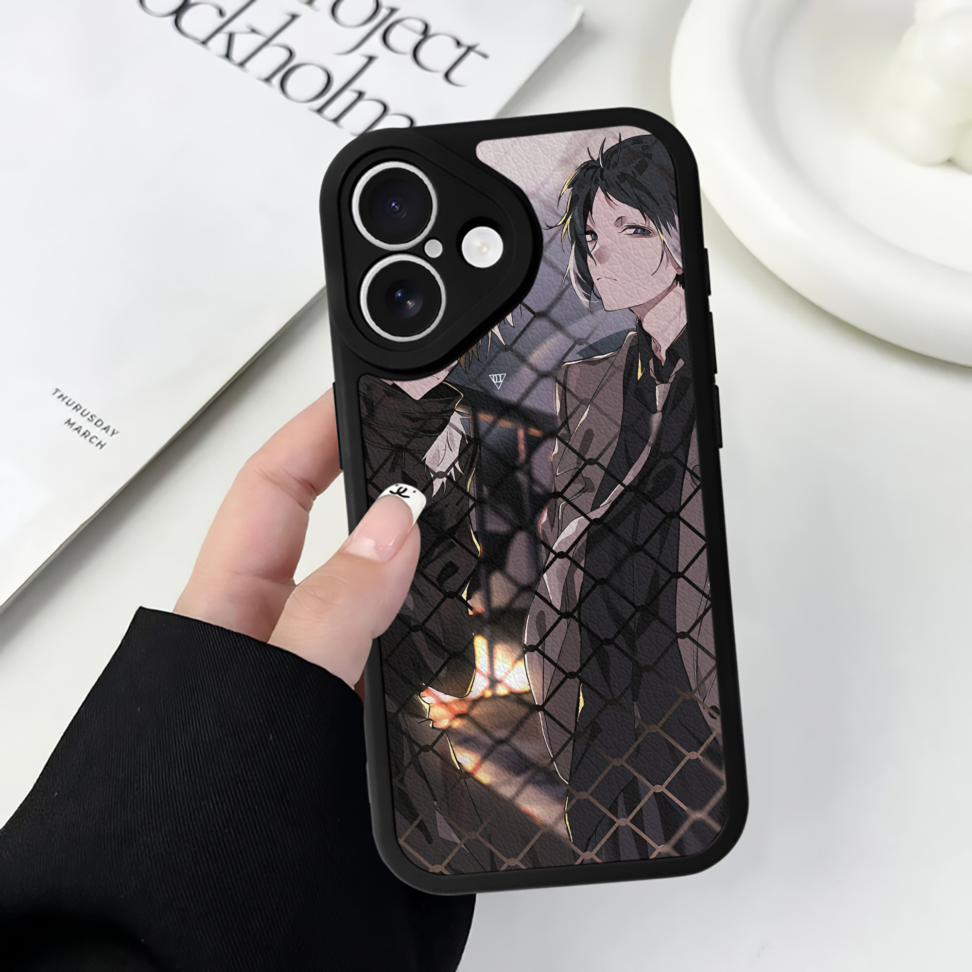 （画像用） 文豪ストレイドッグス Bungo Stray Dogs 【iPhone 16シリーズ対応】シリコンスマホケース（レザー調） 材質：シリコン